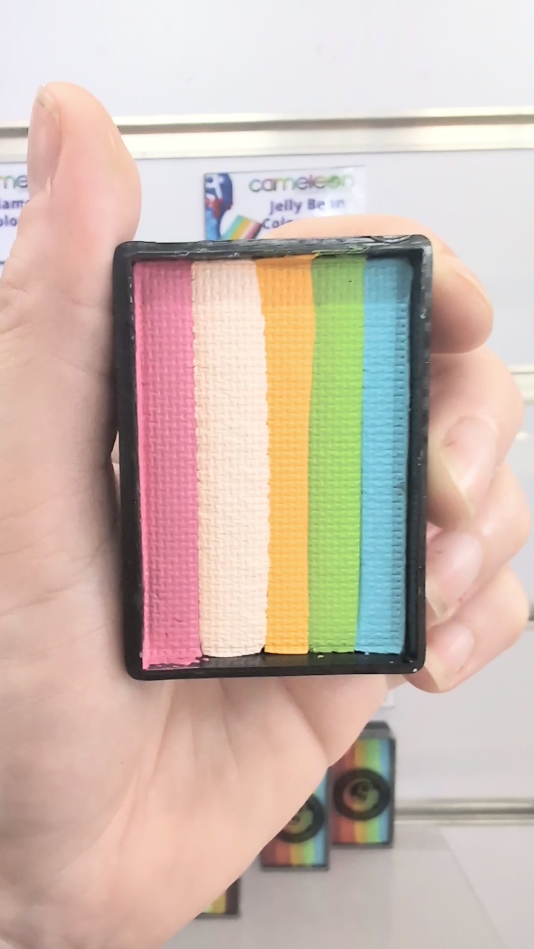 Load video: Cameleon Colourblock 30g - Jelly Bean