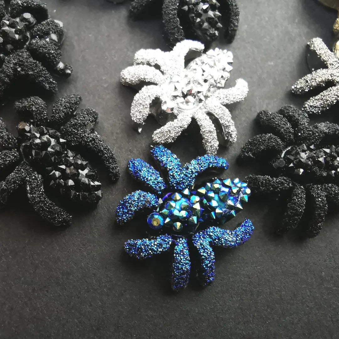  Buy MYO Bling - Sparkly Spiders and professional face & body paint for beginners in Australia. Where to buy face paint near me. 